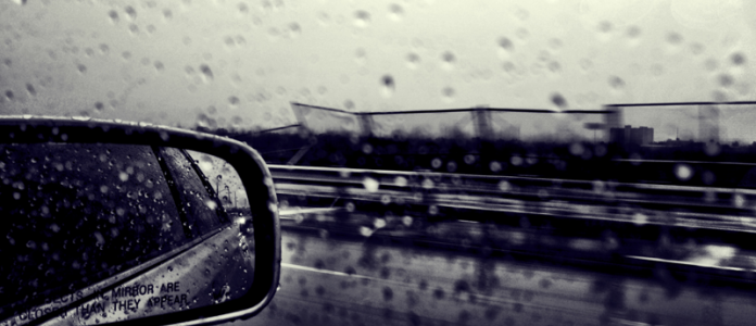 Οδήγηση στην βροχή.